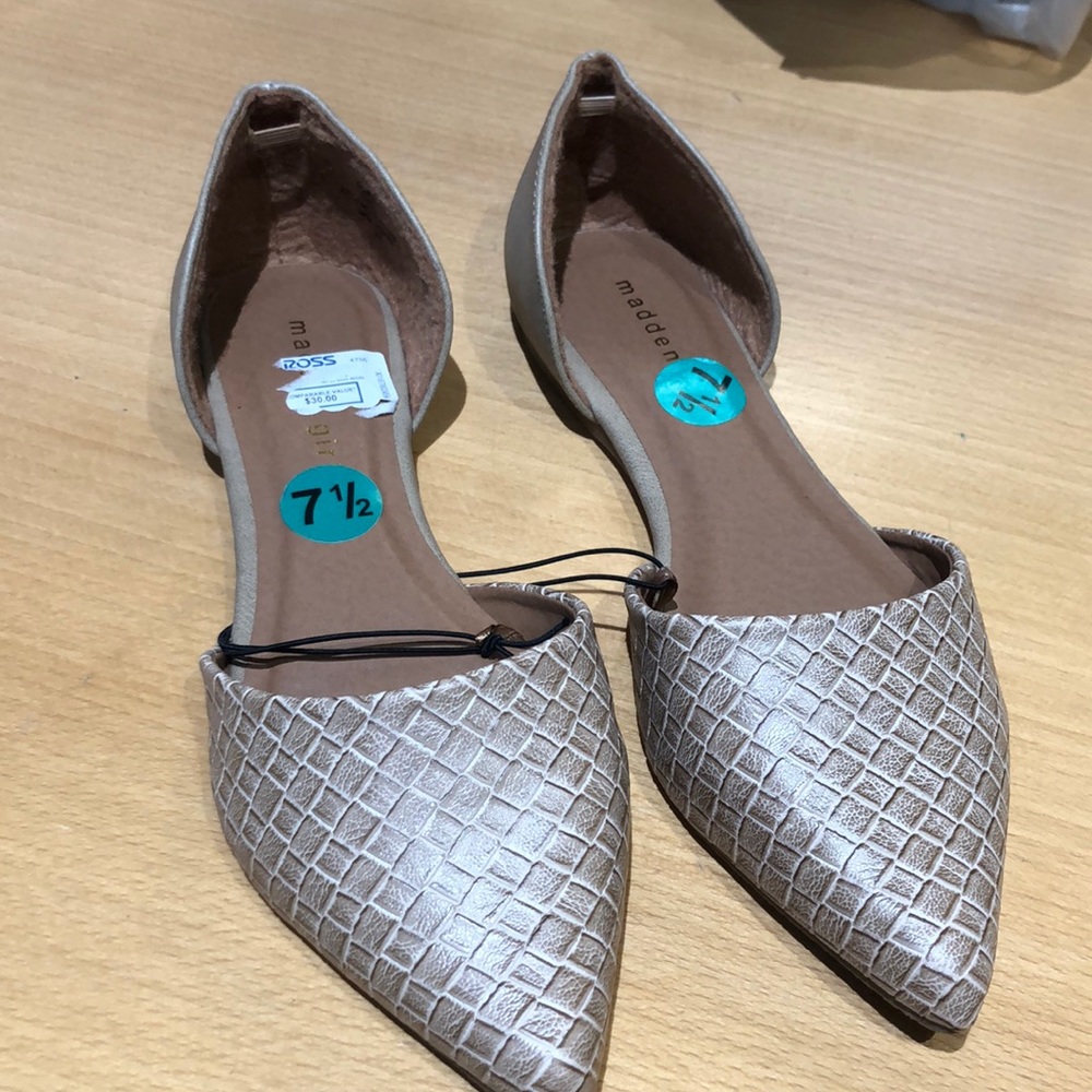NEW! Madden Girl Pointed Flats